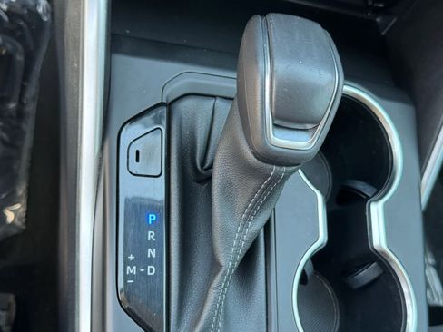 Used 2023 Toyota Highlander LE image 28