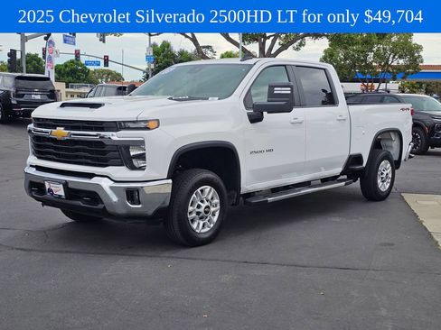 Used 2025 Chevrolet Silverado 2500 LT w/ Convenience Package AWD/4WD image 4