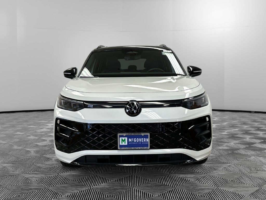 Used 2026 Volkswagen Tiguan SE R-Line AWD/4WD image 9