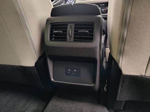 Used 2023 Nissan Rogue SV AWD/4WD image 28