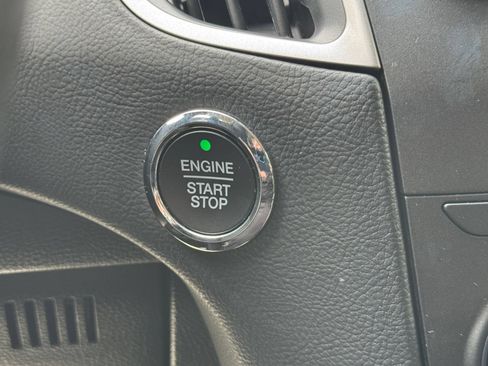 Used 2018 Ford Edge SEL FWD image 5