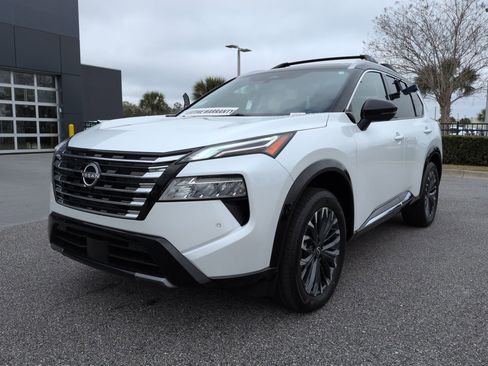 New 2026 Nissan Rogue Platinum image 9