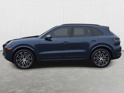 Used 2024 Porsche Cayenne AWD/4WD image 8