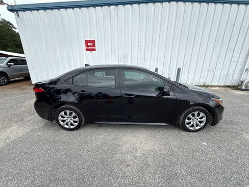 Used 2025 Toyota Corolla LE FWD image 9