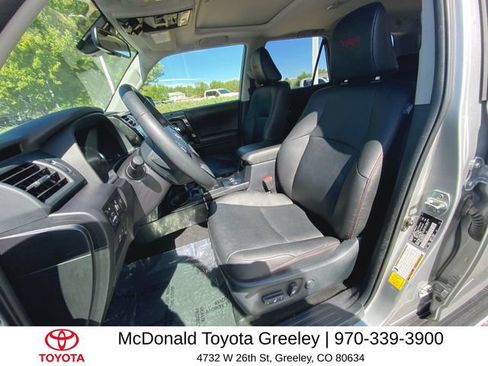 Used 2022 Toyota 4Runner TRD Off-Road Premium AWD/4WD image 11