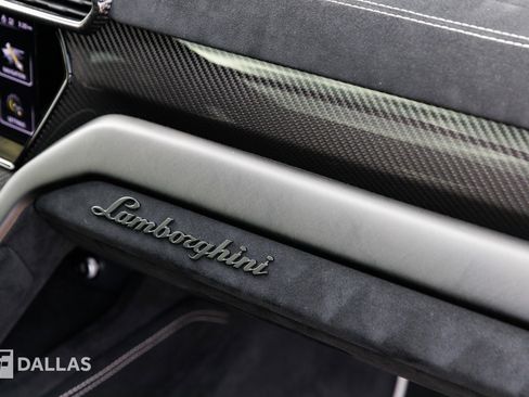 Used 2023 Lamborghini Urus Performante image 44