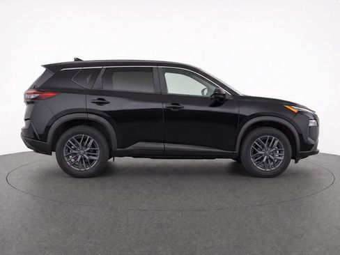 Used 2024 Nissan Rogue S FWD image 2