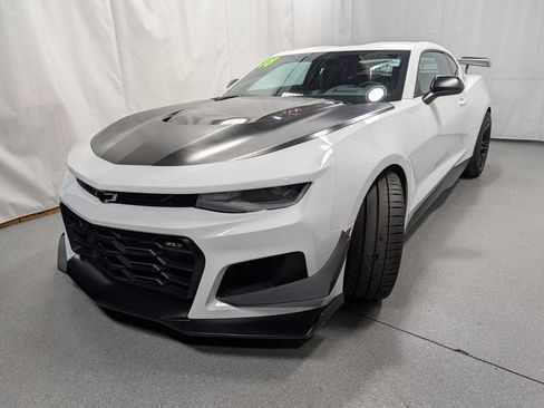 Used 2018 Chevrolet Camaro ZL1 image 9