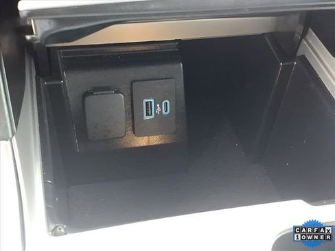 Used 2023 Ford Explorer Limited image 13