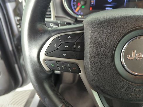 Used 2018 Jeep Grand Cherokee Altitude RWD image 21