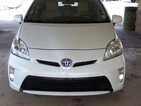 Used 2013 Toyota Prius Two image 27