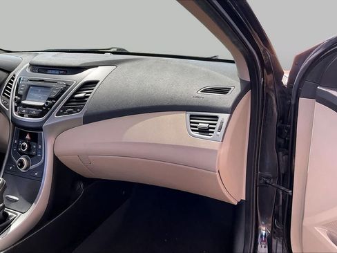 Used 2014 Hyundai Elantra SE w/ Option Group 02 FWD image 18