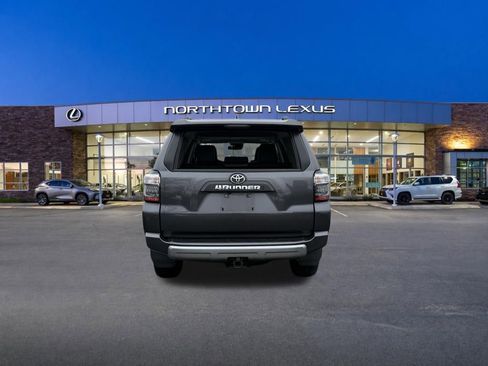 Used 2022 Toyota 4Runner TRD Off-Road Premium AWD/4WD image 21
