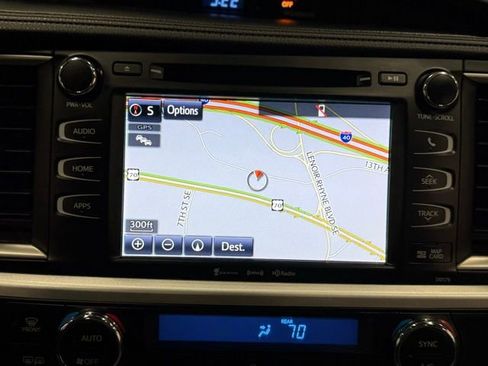 Used 2017 Toyota Highlander XLE image 29