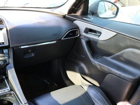 Used 2018 Jaguar F-PACE S image 22