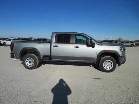 New 2026 GMC Sierra 2500 Pro image 3