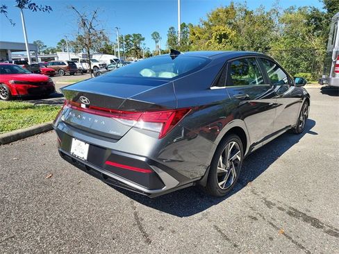 New 2025 Hyundai Elantra Limited image 3