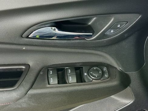 Used 2022 Chevrolet Equinox RS w/ RS Leather Package AWD/4WD image 19