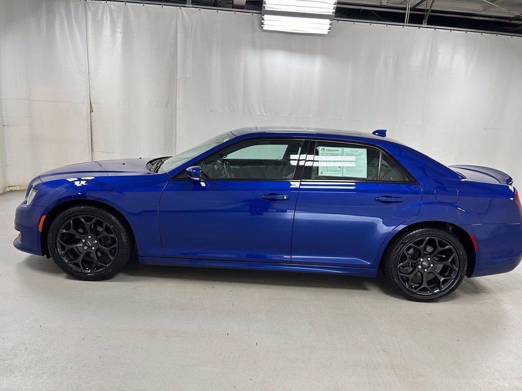 Used 2020 Chrysler 300 S w/ 300S Premium Group 2 RWD image 8