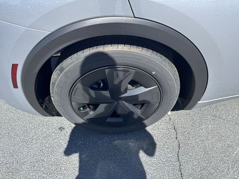 New 2024 Toyota Prius LE image 11