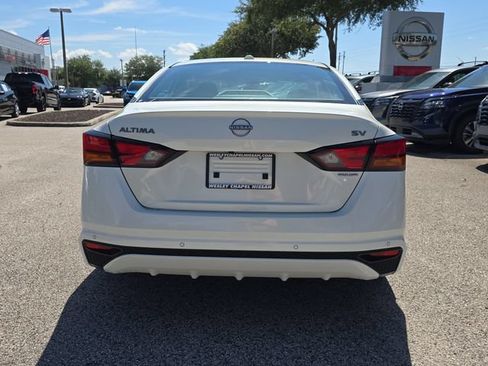 Certified 2024 Nissan Altima 2.5 SV FWD image 7