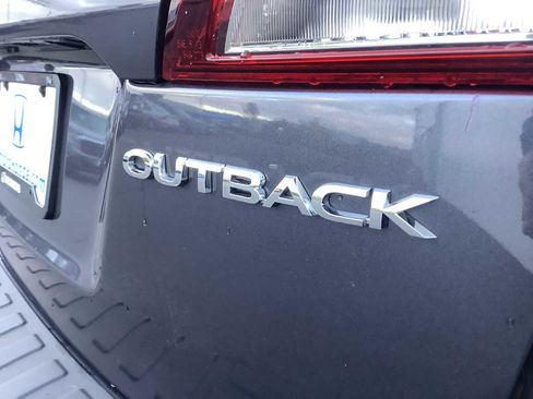 Used 2017 Subaru Outback 2.5i Limited image 6