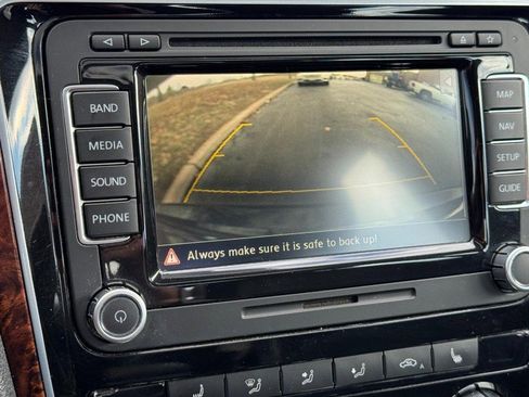 Used 2013 Volkswagen Passat 2.5 SEL Premium image 22