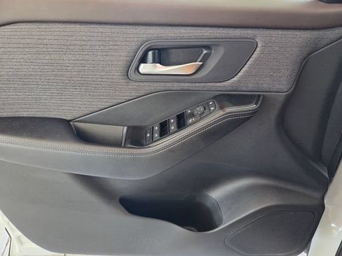 Used 2023 Nissan Rogue SV FWD image 18