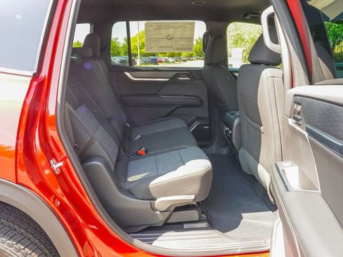 New 2025 GMC Acadia Elevation image 14