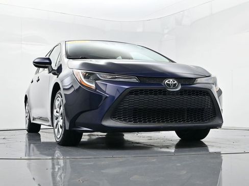 Used 2022 Toyota Corolla LE image 38
