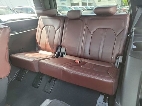Used 2024 Ford Expedition Limited RWD image 19