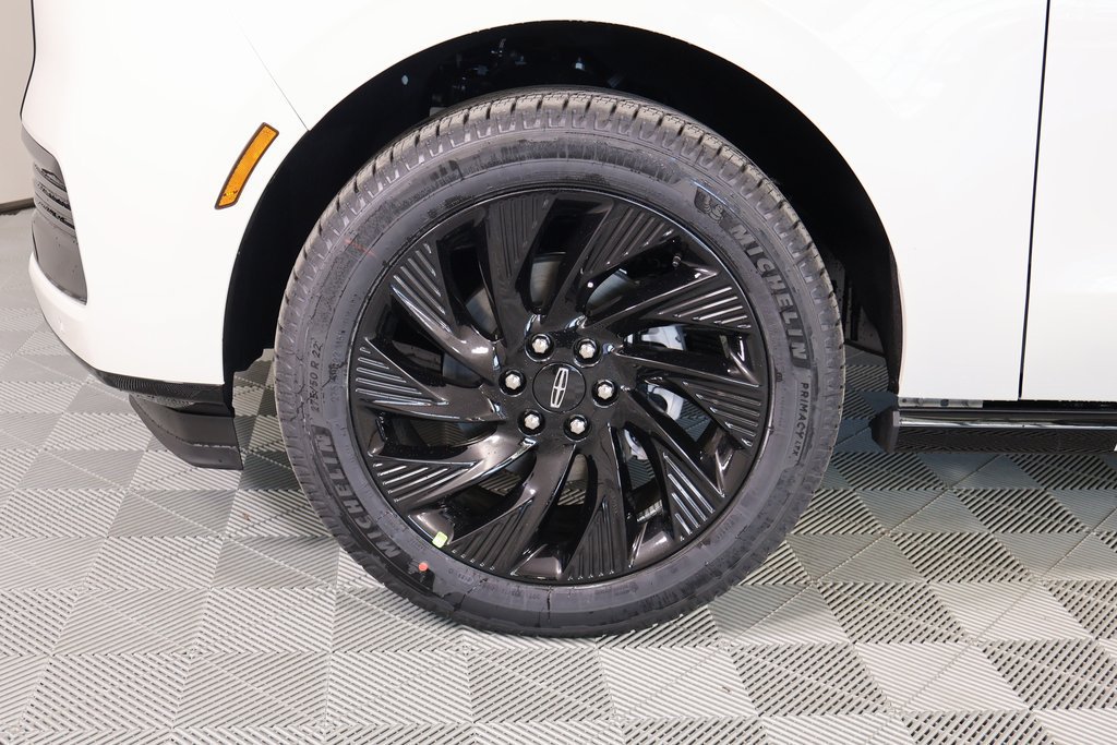 New 2026 Lincoln Navigator Reserve w/ Jet Appearance Package AWD/4WD image 19