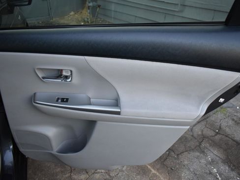 Used 2017 Toyota Prius V Three FWD image 35