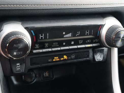 Used 2024 Toyota RAV4 XLE image 20