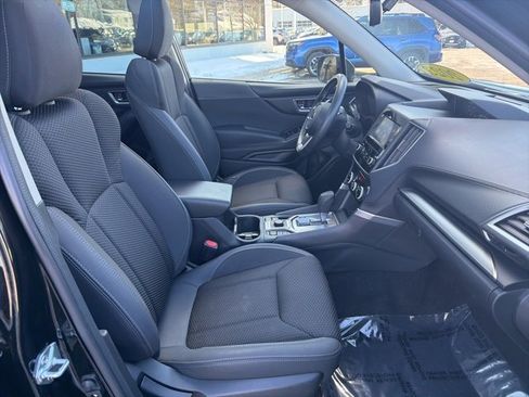Used 2023 Subaru Forester Premium image 21