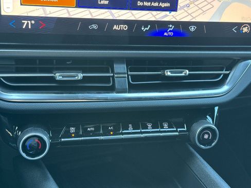 New 2026 Chevrolet Equinox EV LT image 24