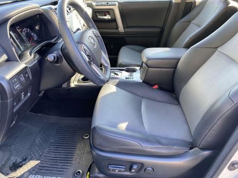 Used 2021 Toyota 4Runner SR5 Premium image 17