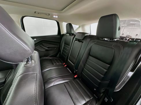 Used 2019 Ford Escape Titanium image 25