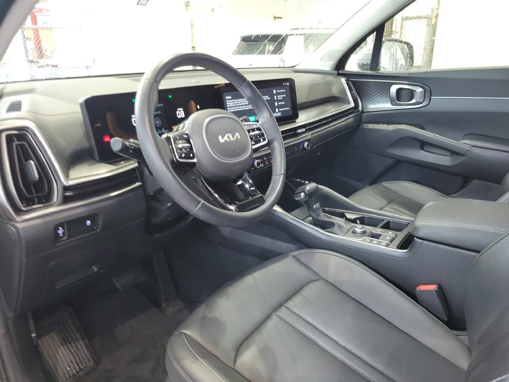 Certified 2025 Kia Sorento S w/ Panoramic Sunroof Package FWD image 18