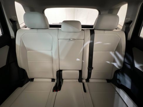 Used 2021 Volkswagen Tiguan SEL image 26