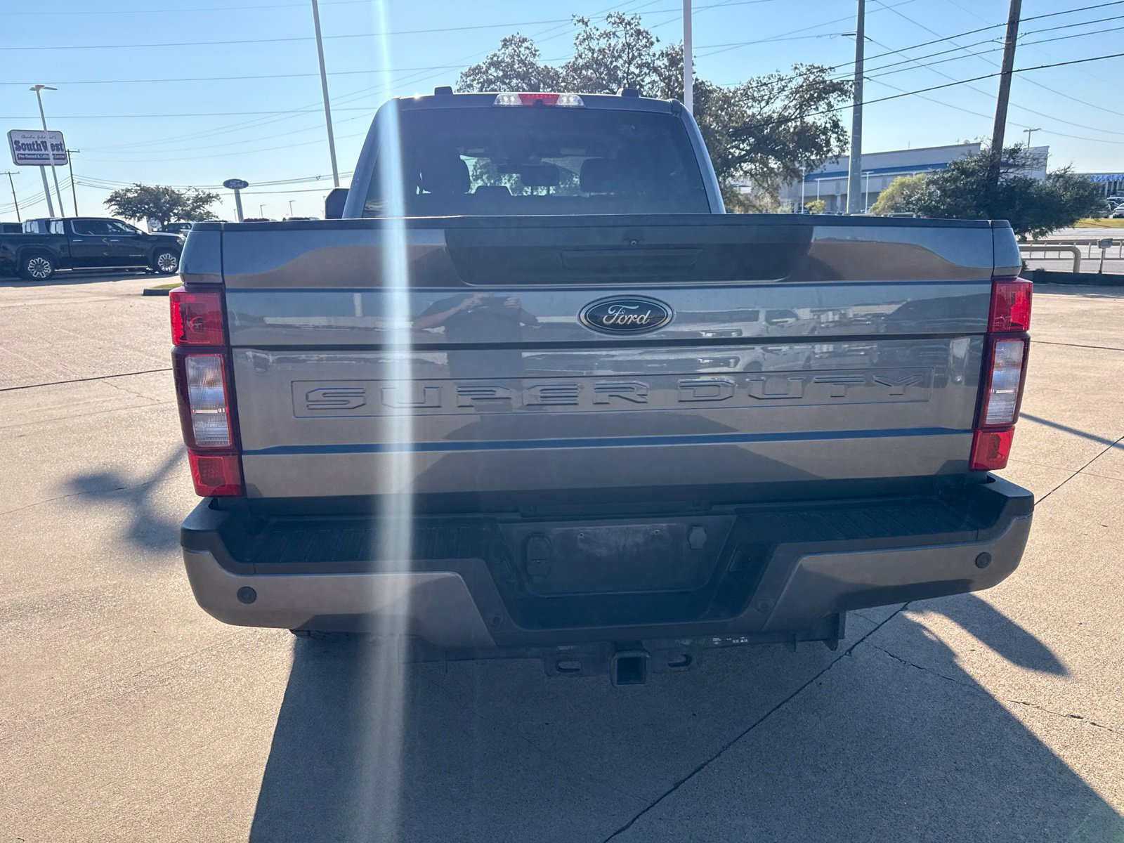 Used 2022 Ford F250 XLT w/ Black Appearance Package AWD/4WD image 6