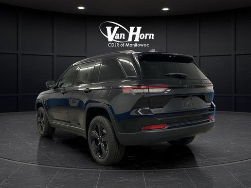 New 2025 Jeep Grand Cherokee Limited w/ Luxury Tech Group II AWD/4WD image 3