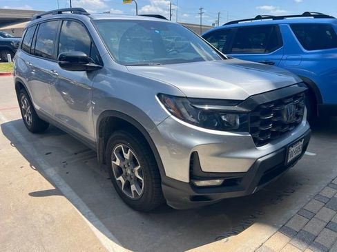 Used 2022 Honda Passport TrailSport image 2