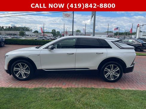 Used 2024 Cadillac Lyriq Tech w/ LPO, Floor Liner Package AWD/4WD image 11