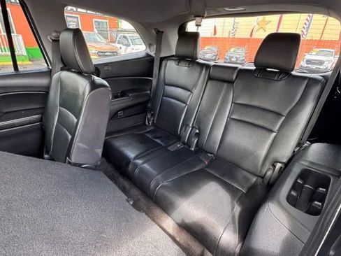 Used 2019 Honda Pilot Touring image 10