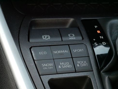 Certified 2024 Toyota RAV4 LE image 27