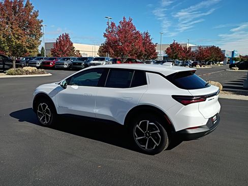 New 2026 Chevrolet Equinox EV LT image 13