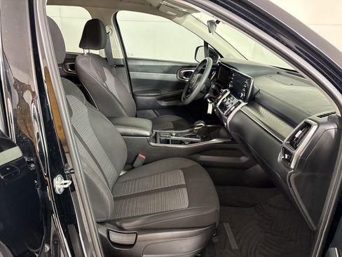 Used 2023 Kia Sorento LX FWD image 13