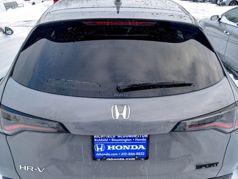 Used 2024 Honda HR-V Sport image 17