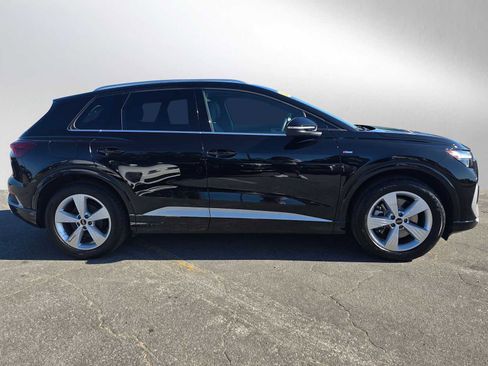 Used 2024 Audi Q4 e-tron Premium w/ Convenience Package image 8